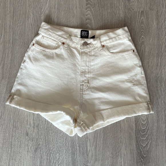 Urban Outfitters Mom High-Rise shorts - Picture 4 of 8